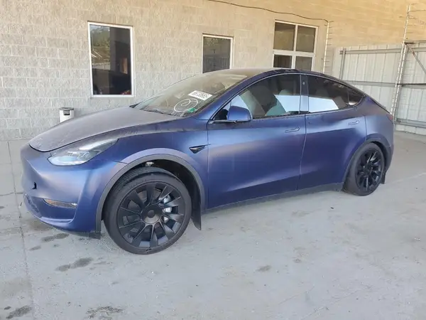 7SAYGAEE7PF697030 2023 TESLA MODEL Y - Image 1