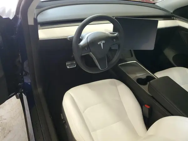 7SAYGAEE7PF697030 2023 TESLA MODEL Y - Image 8