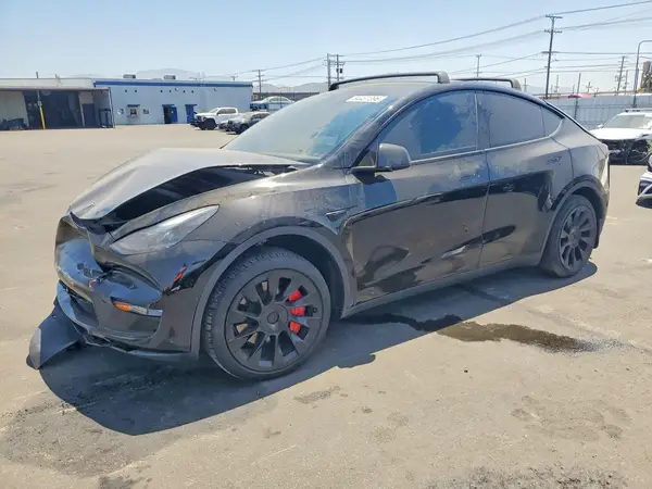 7SAYGAEE7PF698954 2023 TESLA MODEL Y - Image 1