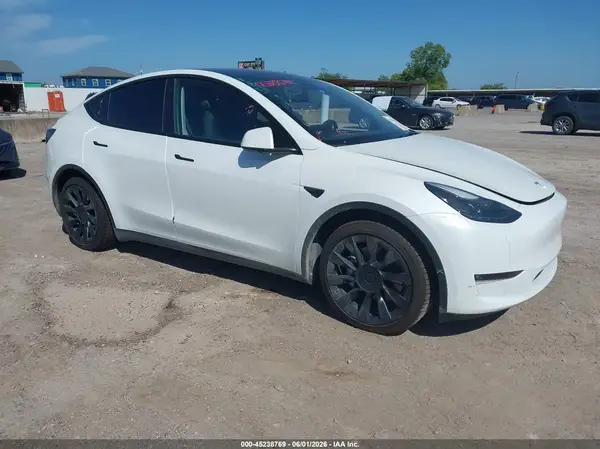 7SAYGAEE7PF708463 2023 TESLA MODEL Y - Image 1