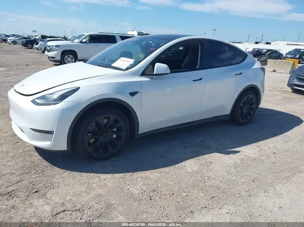 7SAYGAEE7PF708463 2023 TESLA MODEL Y - Image 2