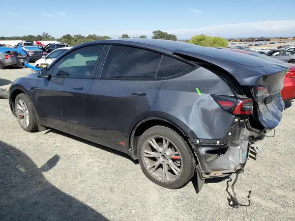 7SAYGAEE7PF711251 2023 TESLA MODEL Y - Image 2