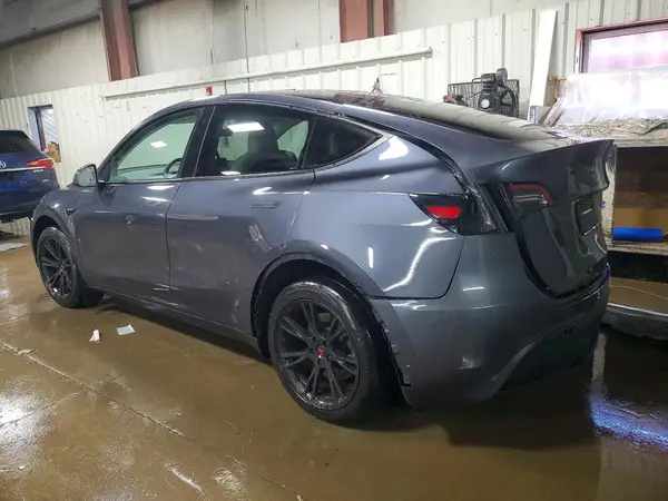 7SAYGAEE7PF712898 2023 TESLA MODEL Y - Image 2