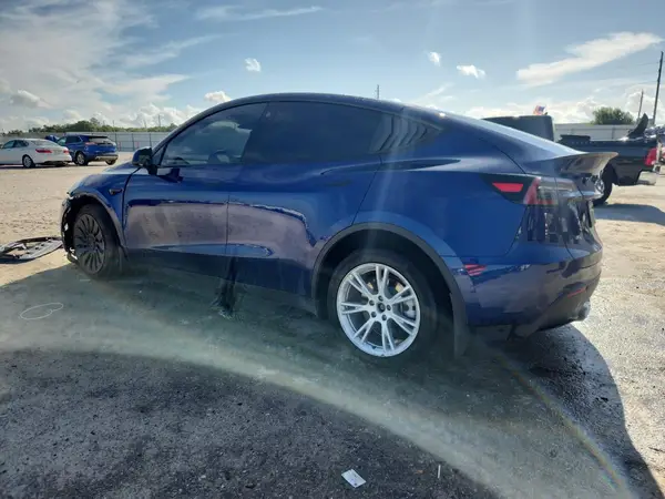 7SAYGAEE7PF714473 2023 TESLA MODEL Y - Image 2