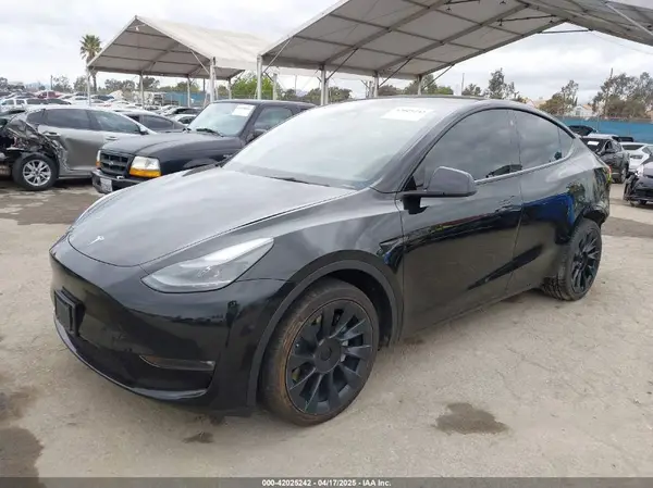7SAYGAEE7PF741916 2023 TESLA MODEL Y - Image 2