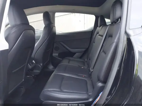 7SAYGAEE7PF741916 2023 TESLA MODEL Y - Image 8
