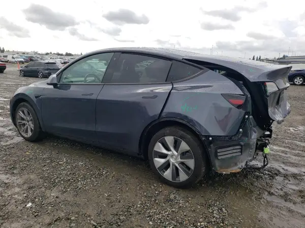 7SAYGAEE7PF742256 2023 TESLA MODEL Y - Image 2