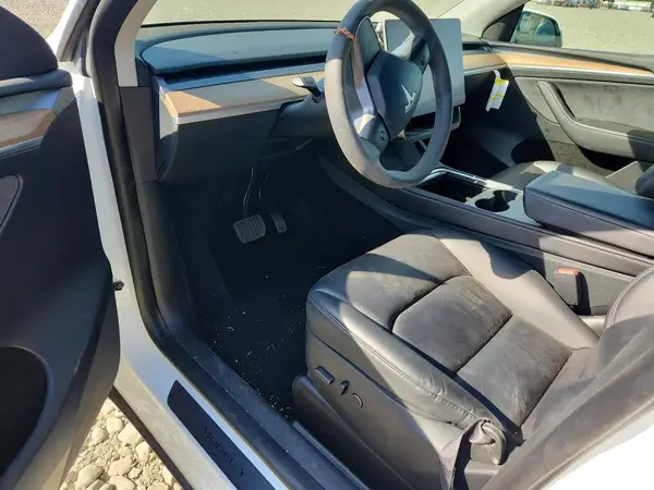 7SAYGAEE7PF742600 2023 TESLA MODEL Y - Image 8