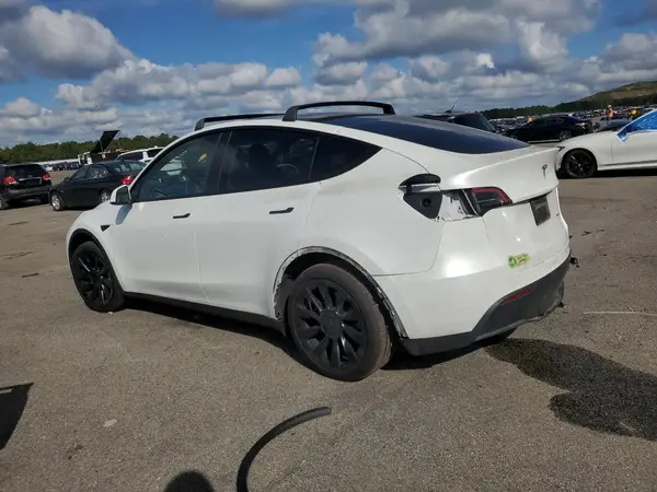 7SAYGAEE7PF752625 2023 TESLA MODEL Y - Image 2