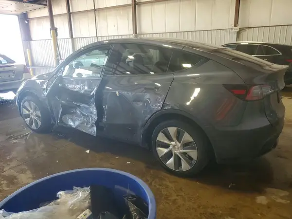 7SAYGAEE7PF752866 2023 TESLA MODEL Y - Image 2