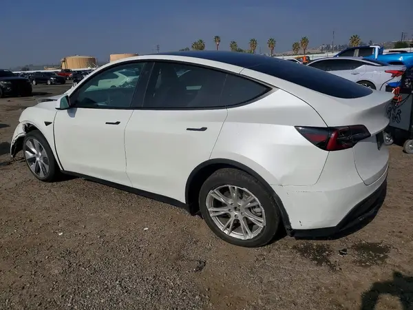 7SAYGAEE7PF757467 2023 TESLA MODEL Y - Image 2