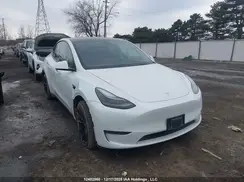 7SAYGAEE7PF760465 2023 TESLA MODEL Y