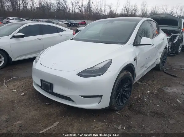 7SAYGAEE7PF760465 2023 TESLA MODEL Y - Image 2