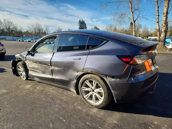 7SAYGAEE7PF771059 2023 TESLA MODEL Y - Image 2