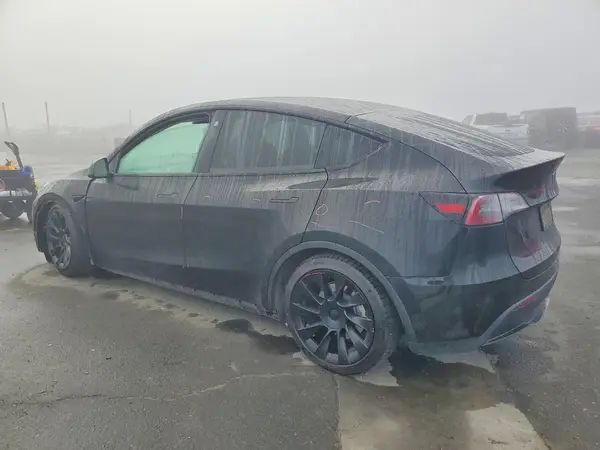 7SAYGAEE7PF773474 2023 TESLA MODEL Y - Image 2