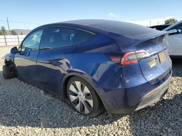 7SAYGAEE7PF792591 2023 TESLA MODEL Y - Image 2
