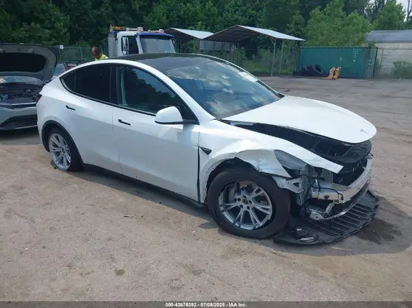 7SAYGAEE7PF802374 2023 TESLA MODEL Y - Image 1
