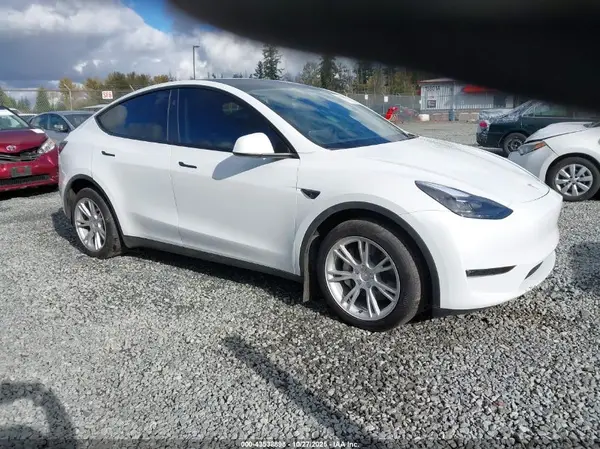7SAYGAEE7PF812158 2023 TESLA MODEL Y - Image 1