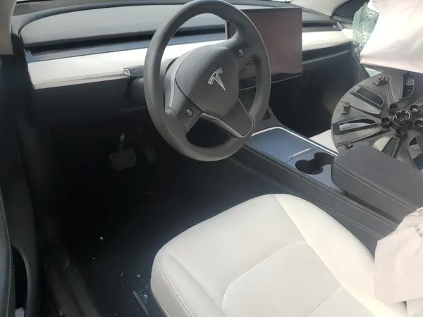 7SAYGAEE7PF843054 2023 TESLA MODEL Y - Image 8