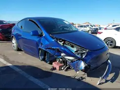 7SAYGAEE7PF857830 2023 TESLA MODEL Y