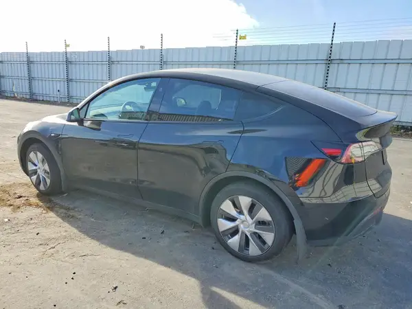 7SAYGAEE7PF863093 2023 TESLA MODEL Y - Image 2