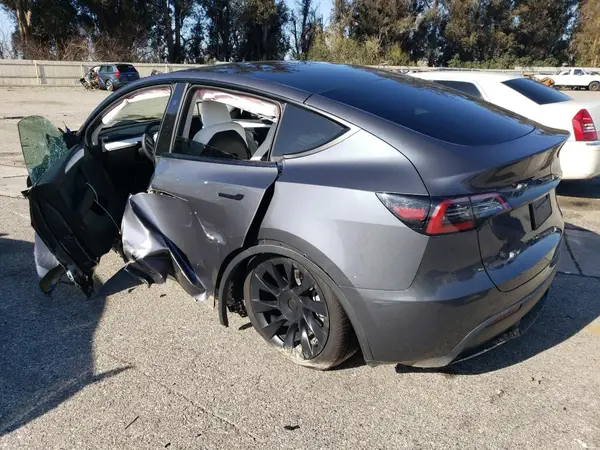 7SAYGAEE7PF865250 2023 TESLA MODEL Y - Image 2