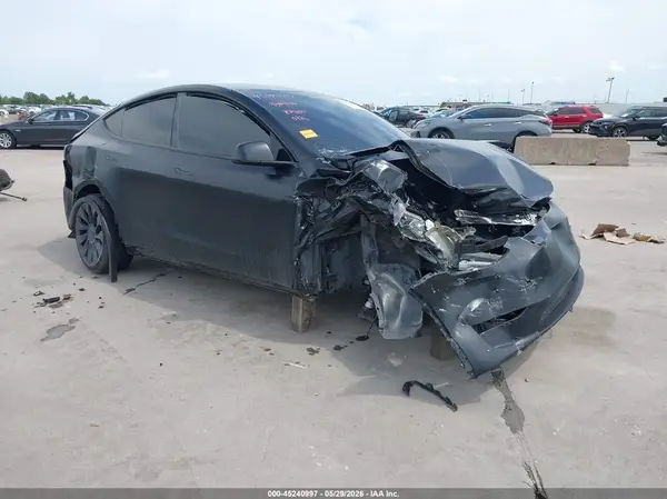 7SAYGAEE7PF874000 2023 TESLA MODEL Y - Image 1