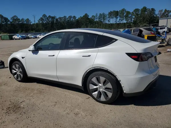 7SAYGAEE7PF877589 2023 TESLA MODEL Y - Image 2