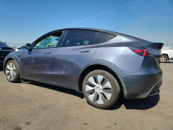 7SAYGAEE7PF883540 2023 TESLA MODEL Y - Image 2