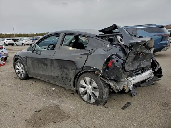 7SAYGAEE7PF920599 2023 TESLA MODEL Y - Image 2