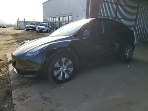 7SAYGAEE7PF929111 2023 TESLA MODEL Y - Image 1