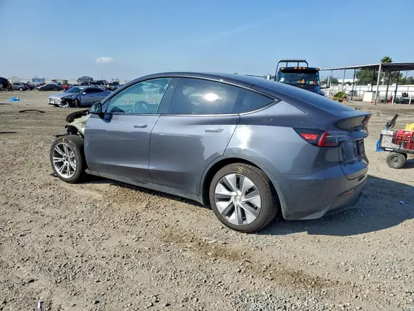 7SAYGAEE7PF941260 2023 TESLA MODEL Y - Image 2