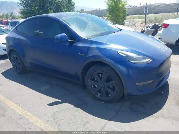 7SAYGAEE7PF941985 2023 TESLA MODEL Y - Image 1