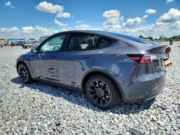7SAYGAEE7PF946507 2023 TESLA MODEL Y - Image 2