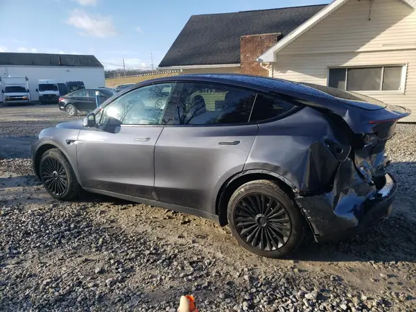 7SAYGAEE7PF964229 2023 TESLA MODEL Y - Image 2