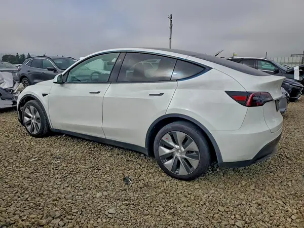 7SAYGAEE7PF964974 2023 TESLA MODEL Y - Image 2
