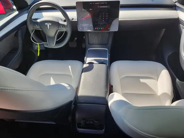 7SAYGAEE7RF010809 2024 TESLA MODEL Y - Image 8