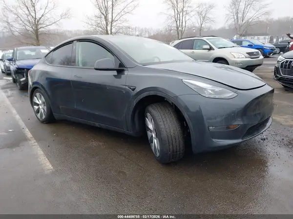 7SAYGAEE7RF027187 2024 TESLA MODEL Y - Image 1
