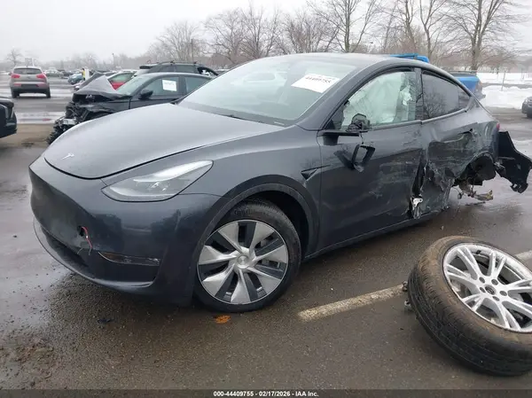 7SAYGAEE7RF027187 2024 TESLA MODEL Y - Image 2