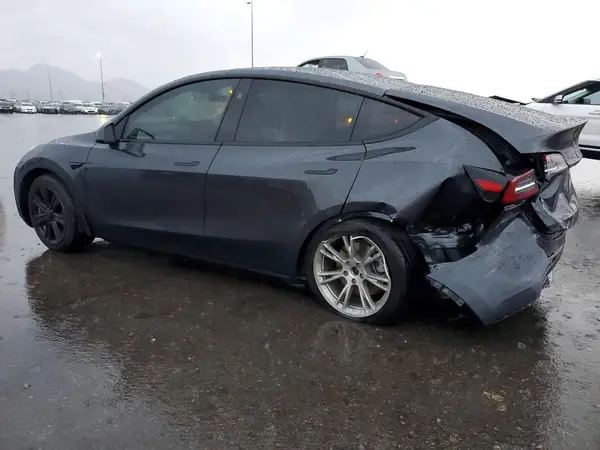 7SAYGAEE7RF037685 2024 TESLA MODEL Y - Image 2