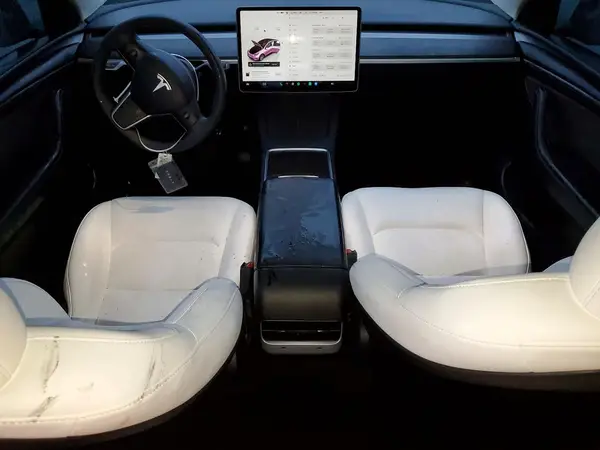 7SAYGAEE7RF037685 2024 TESLA MODEL Y - Image 8