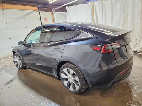 7SAYGAEE7RF063204 2024 TESLA MODEL Y - Image 2