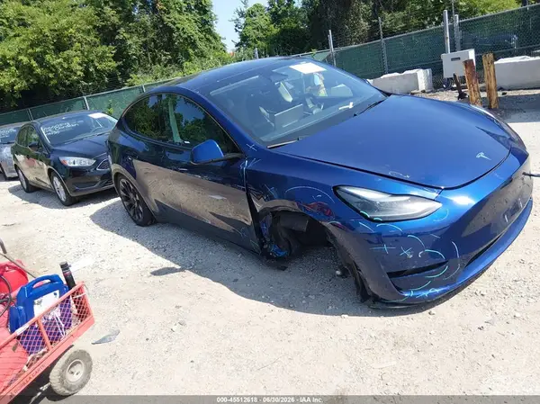 7SAYGAEE7RF063560 2024 TESLA MODEL Y - Image 1
