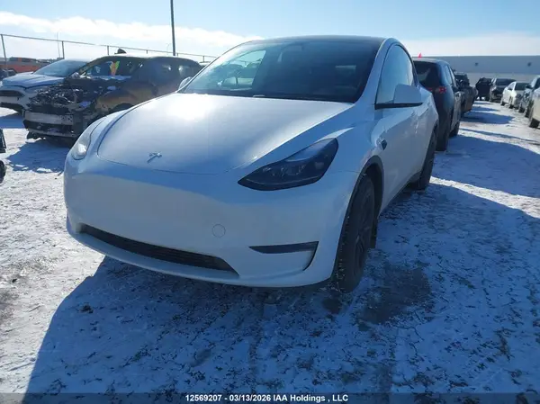 7SAYGAEE7RF074591 2024 TESLA MODEL Y - Image 2