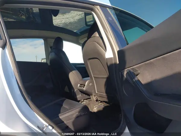 7SAYGAEE7RF074591 2024 TESLA MODEL Y - Image 8