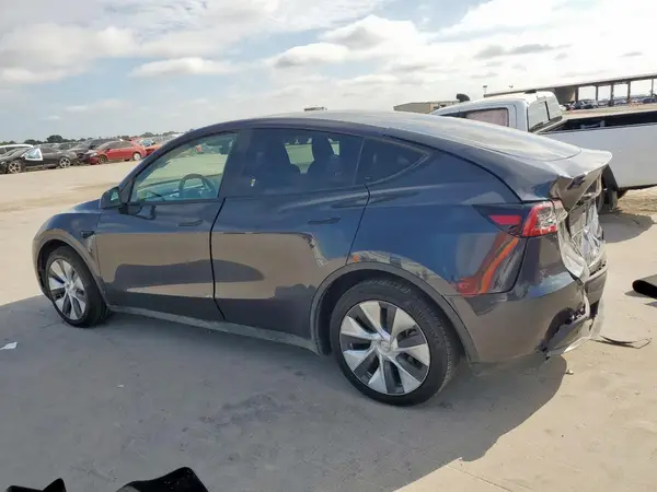 7SAYGAEE7RF082917 2024 TESLA MODEL Y - Image 2