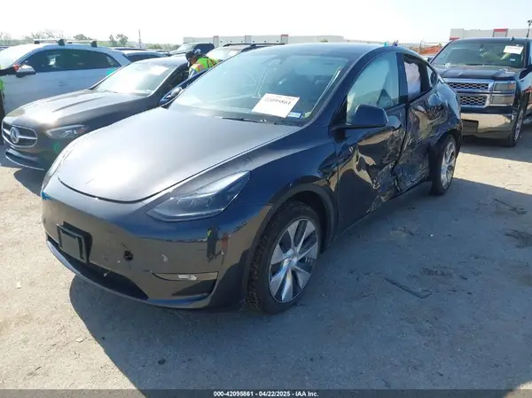 7SAYGAEE7RF085459 2024 TESLA MODEL Y - Image 2