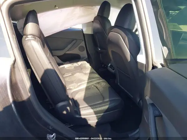 7SAYGAEE7RF085459 2024 TESLA MODEL Y - Image 8