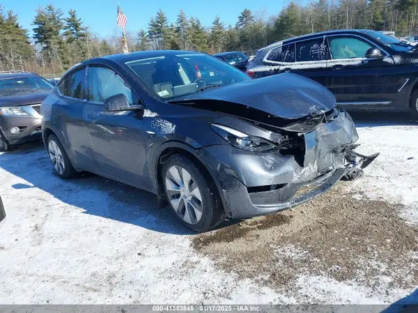 7SAYGAEE7RF089687 2024 TESLA MODEL Y - Image 1