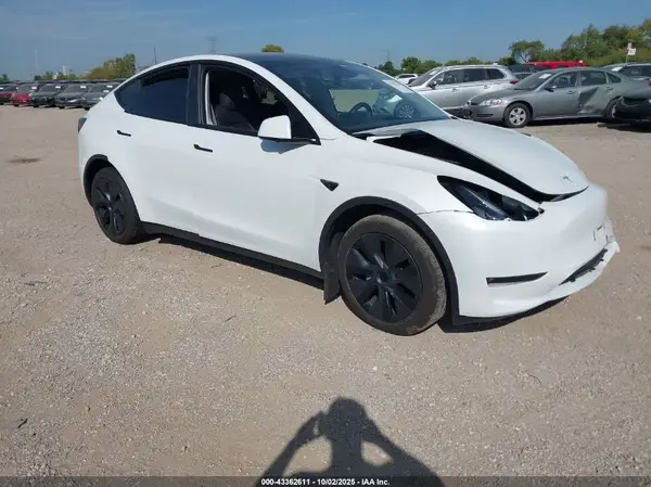 7SAYGAEE7RF111266 2024 TESLA MODEL Y - Image 1